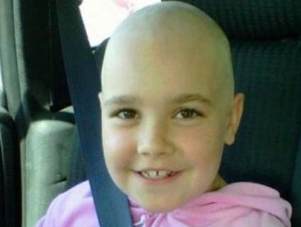 Bi kịch bé 7 tuổi bị ung thư buồng trứng