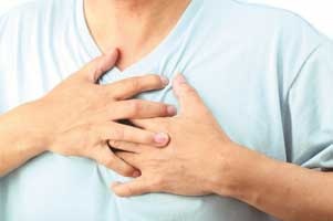 Vì sao bị đau vùng ngực trái và khó thở?