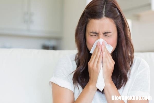 Cách phân biệt triệu chứng giữa cảm lạnh với viêm mũi dị ứng