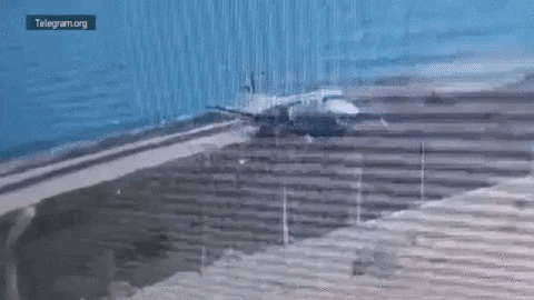 Khoảnh khắc máy bay Somalia chệch khỏi đường băng, mất kiểm soát vỡ tan tành gây hoảng loạn ngày 11/7